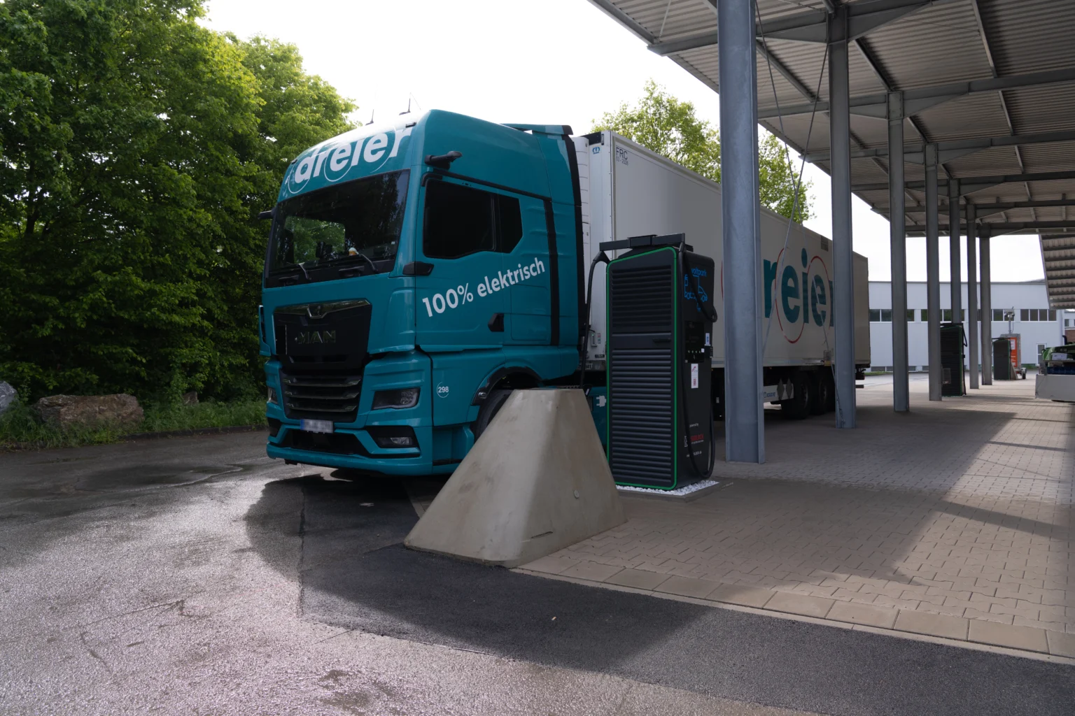 voltpark Diemelstadt - Ladepark - Raststätte - Schnellladestation - E-Lkw - Veganer - Strom - Toilette Diemelstadt - Paderborn - Kassel - Dortmund 3